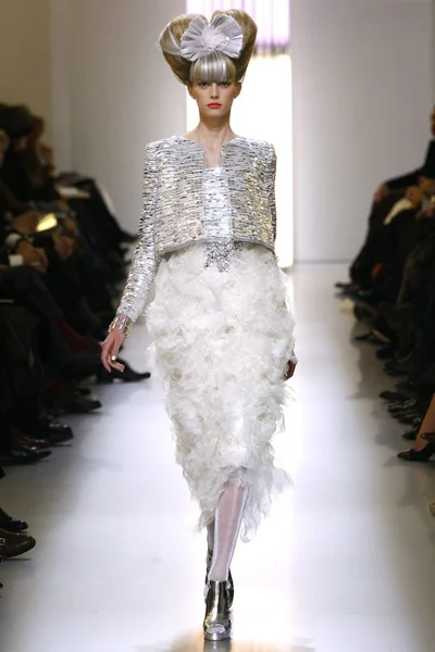 Look 64